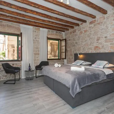 Libra Downtown Apartman